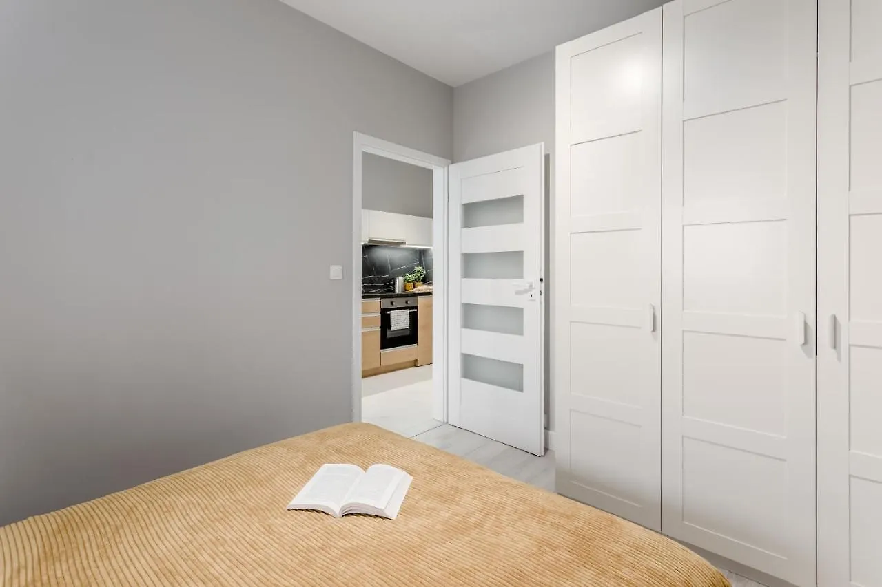 ורשה City View Apartments 0*,